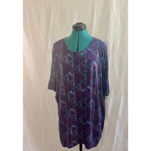 NWT Lularoe Irma tunic size medium. Brand new with tags.
